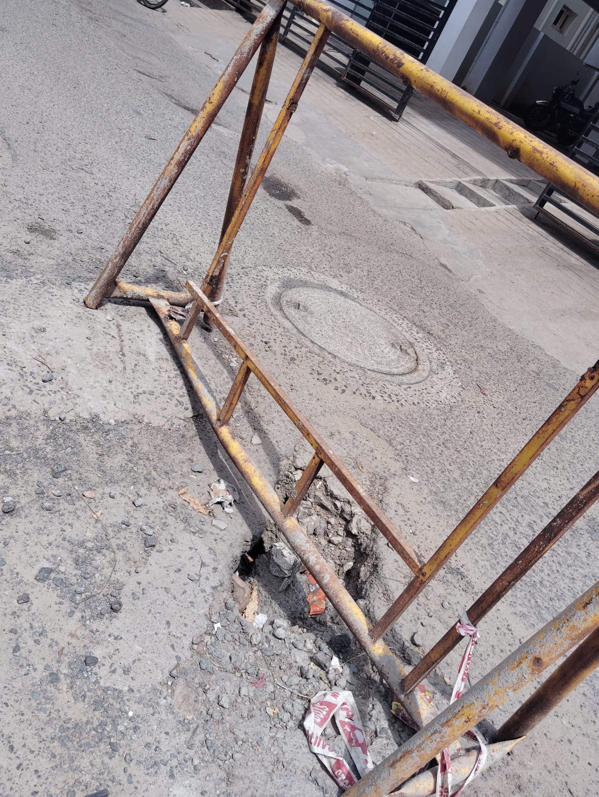 மோசமான சாலை