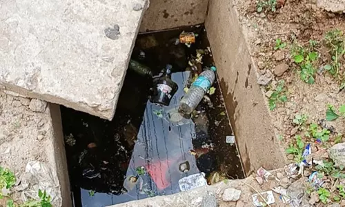 குடிநீர் வால்வை மூட வேண்டும் குடிநீர் வால்வை மூட வேண்டும்