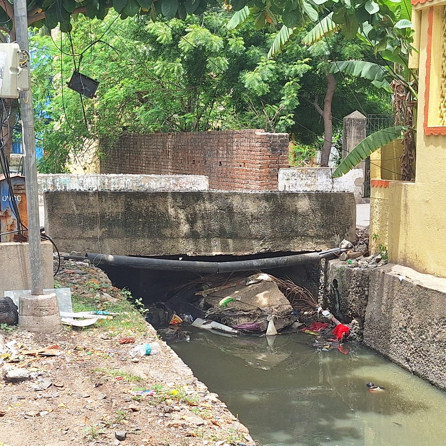 தரைபாலம் சீரமைக்கப்படுமா?