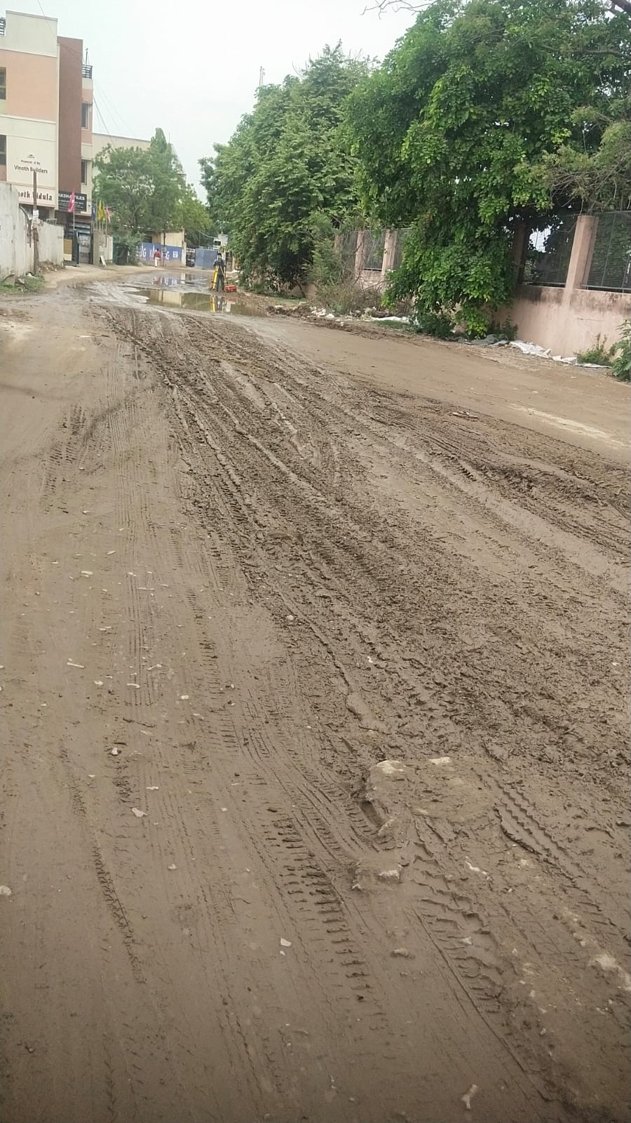 மோசமான சாலை