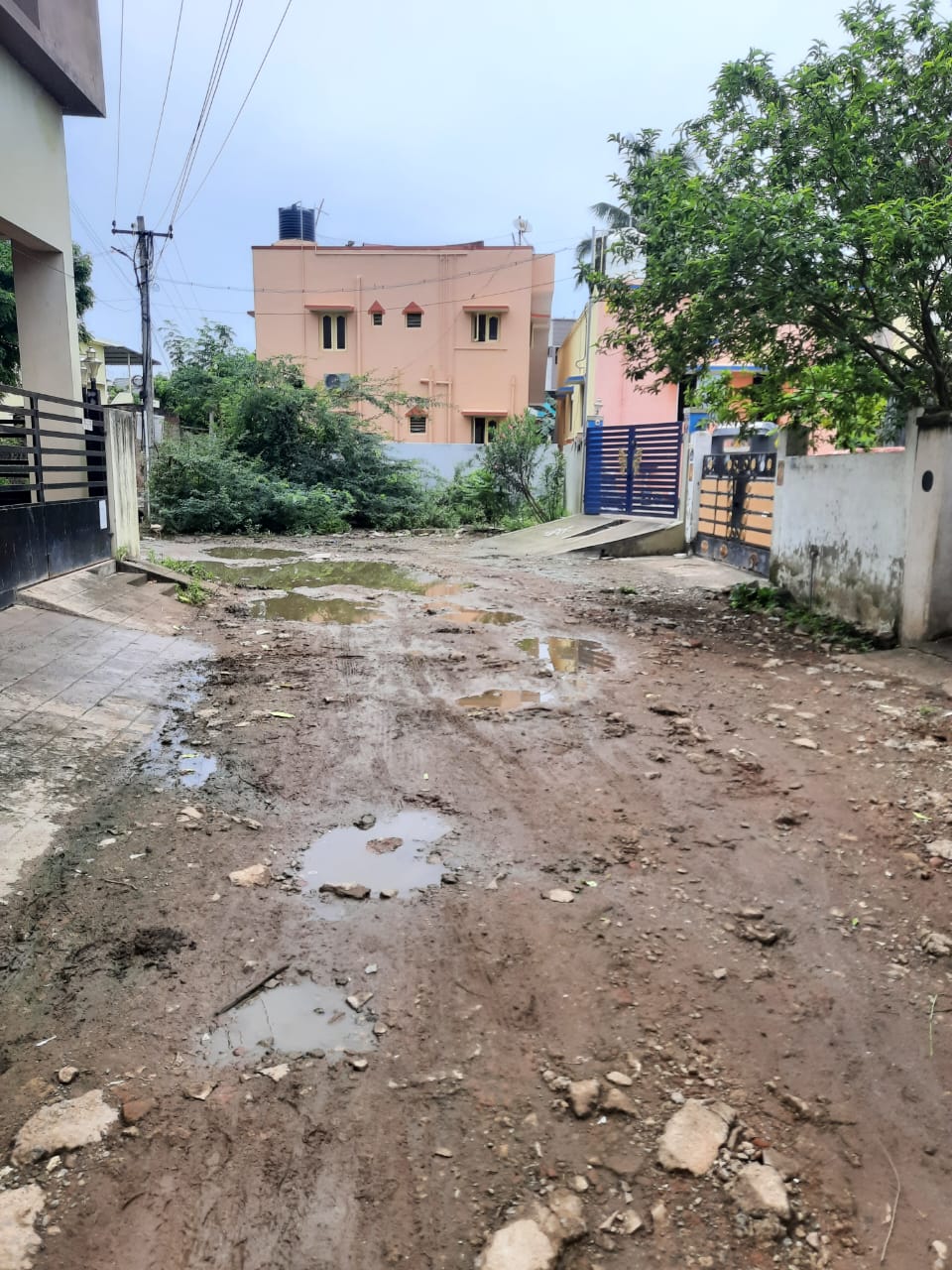 தார்சாலை வசதி வேண்டும்