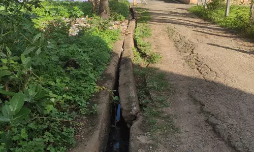கழிவுநீர் கால்வாய் சேதம் கழிவுநீர் கால்வாய் சேதம்