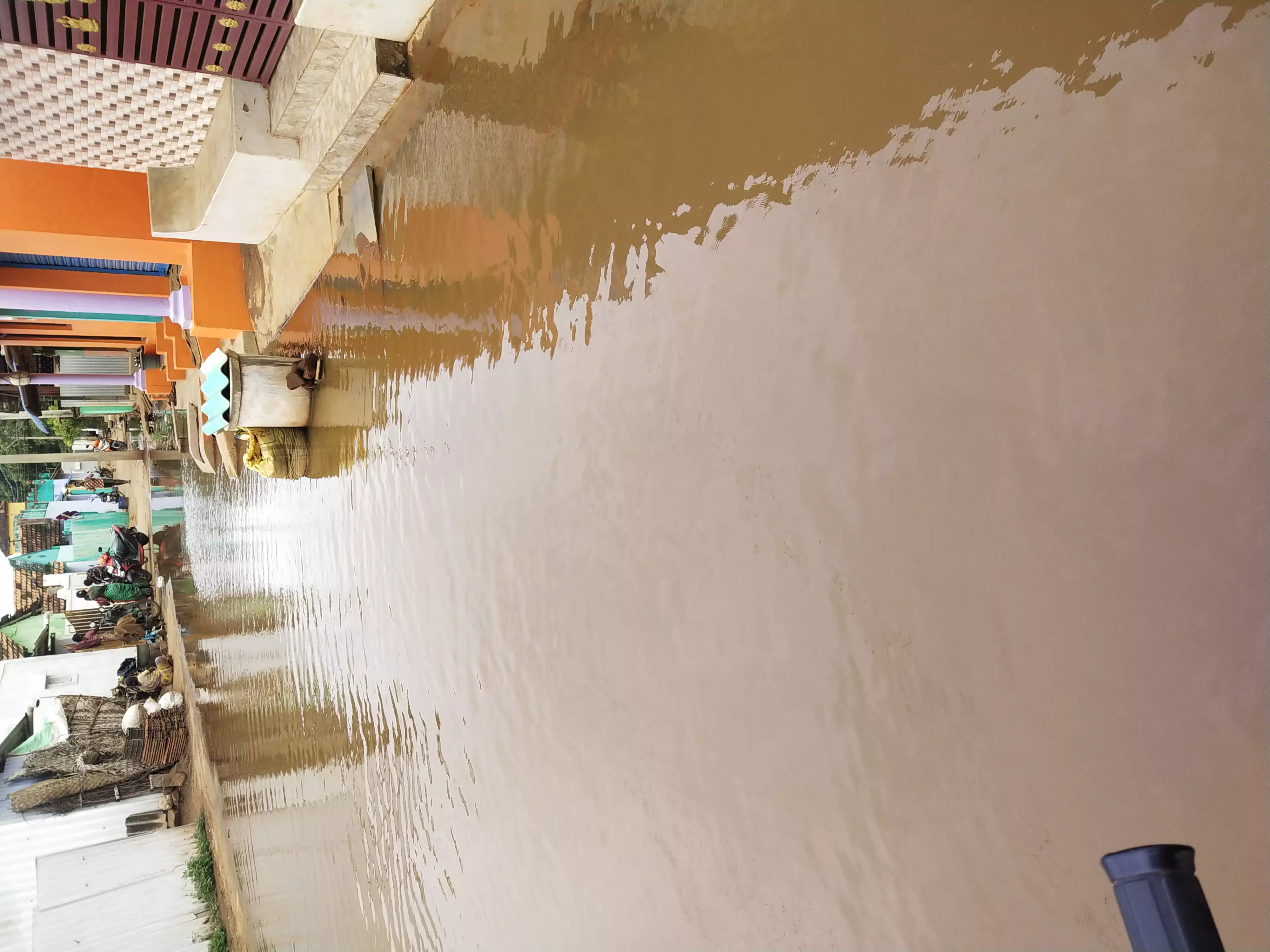 கால்வாய் வசதி வேண்டும்