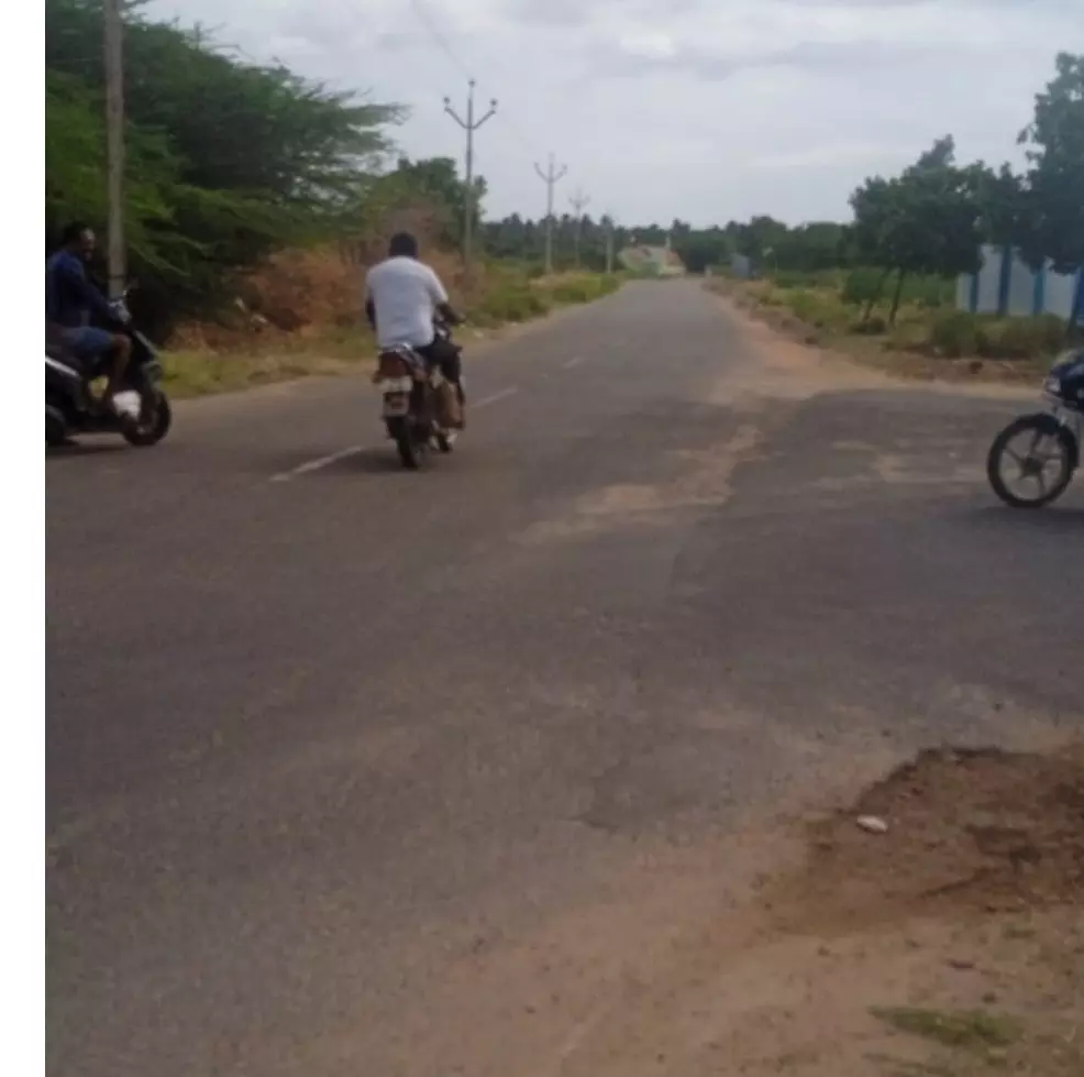 வேகத்தடை வேண்டும்