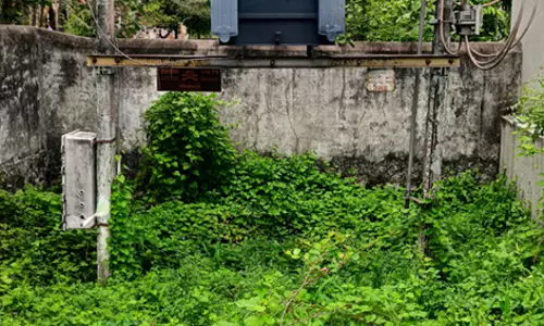 டிரான்ஸ்பார்மர் கம்பம் சேதம் டிரான்ஸ்பார்மர் கம்பம் சேதம்