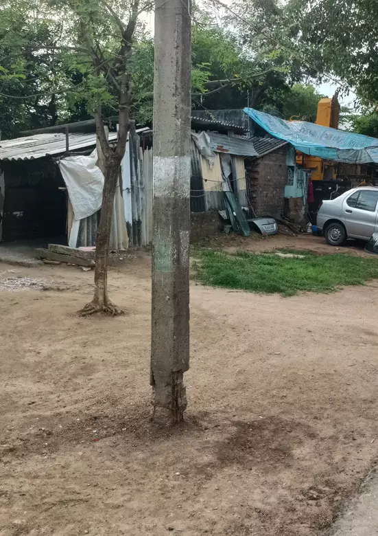 மின்கம்பம் சேதம் மின்கம்பம் சேதம்