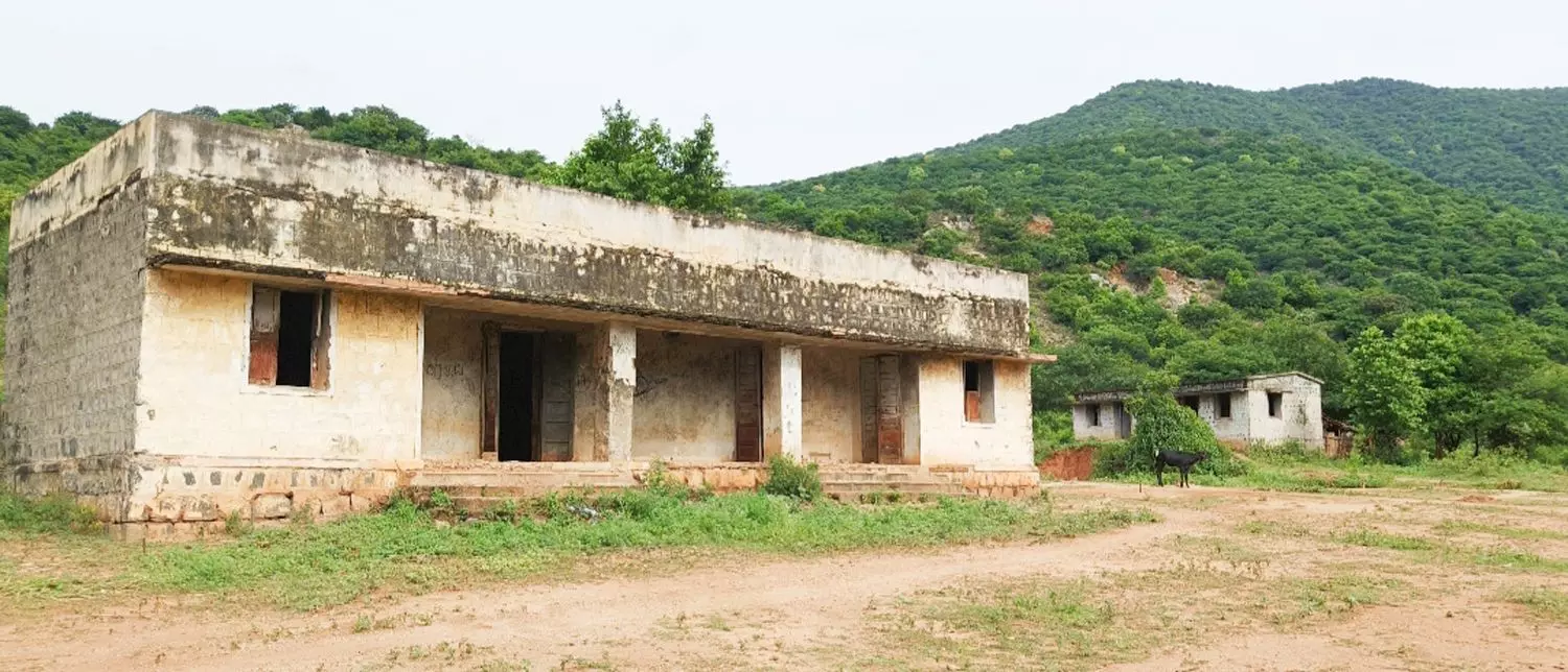 திறக்கப்படாத பள்ளி கட்டிடங்கள் திறக்கப்படாத பள்ளி கட்டிடங்கள்