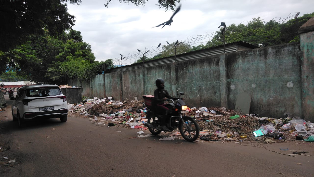 குப்பைகளை அகற்றப்படுமா?