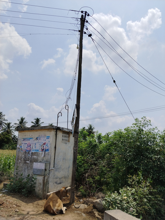 மின்கம்பம் சேதம் மின்கம்பம் சேதம்