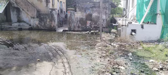 கழிவுநீர் சாலையில் ஓடும் அவலம்