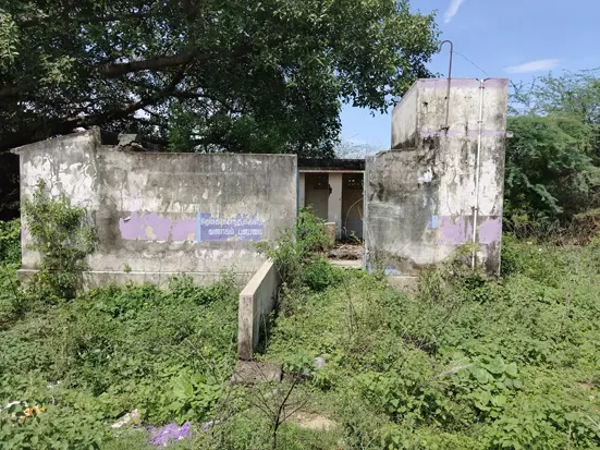 சேதமான சுகாதார வளாகம் சேதமான சுகாதார வளாகம்