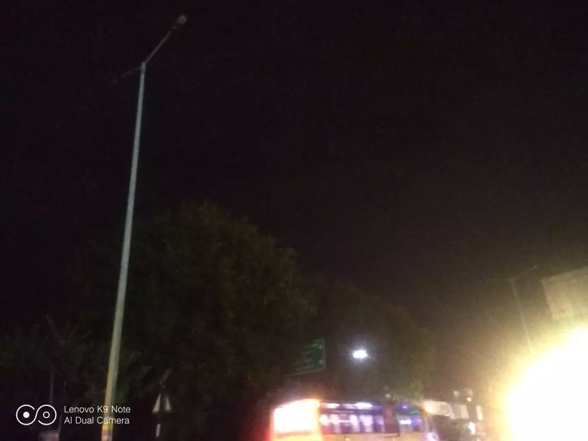 எரியாத தெரு விளக்கு எரியாத தெரு விளக்கு