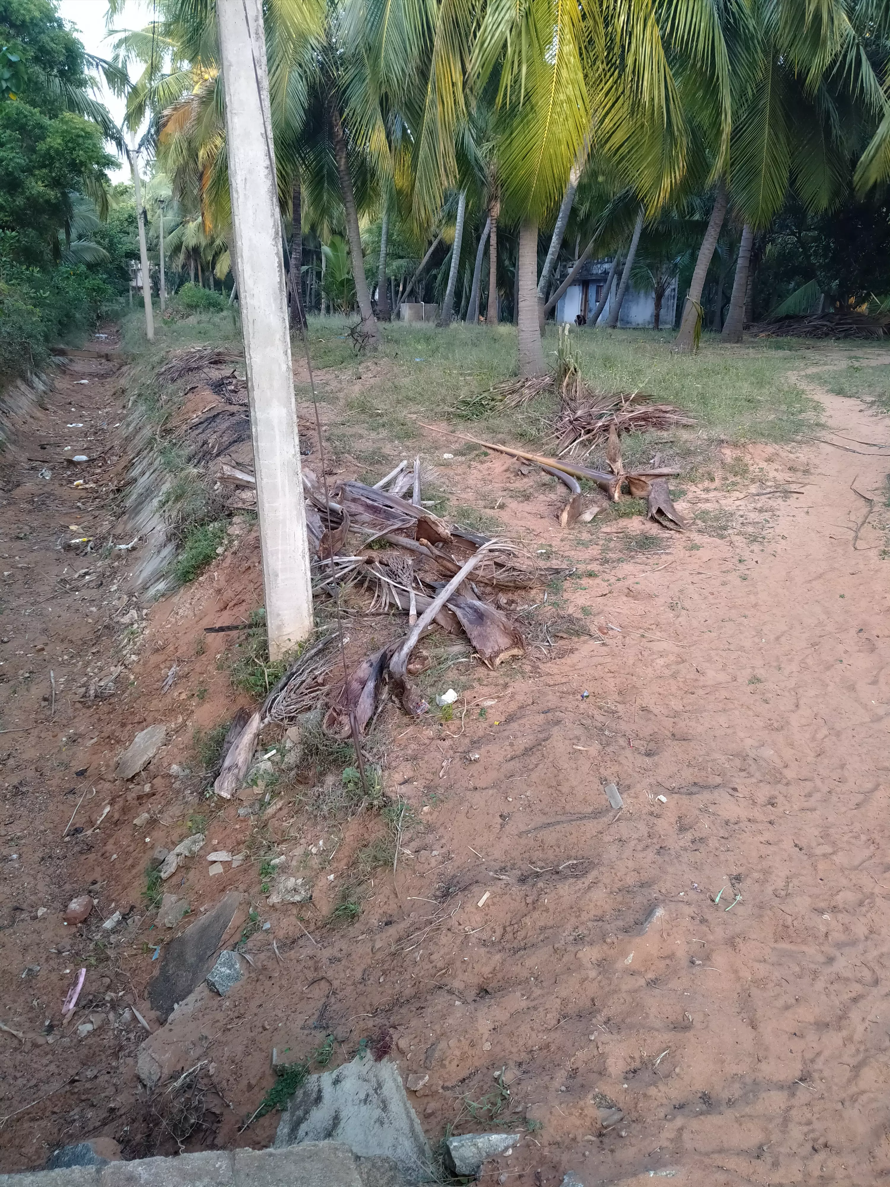 கிடப்பில் போடப்பட்ட சாலைப்பணி