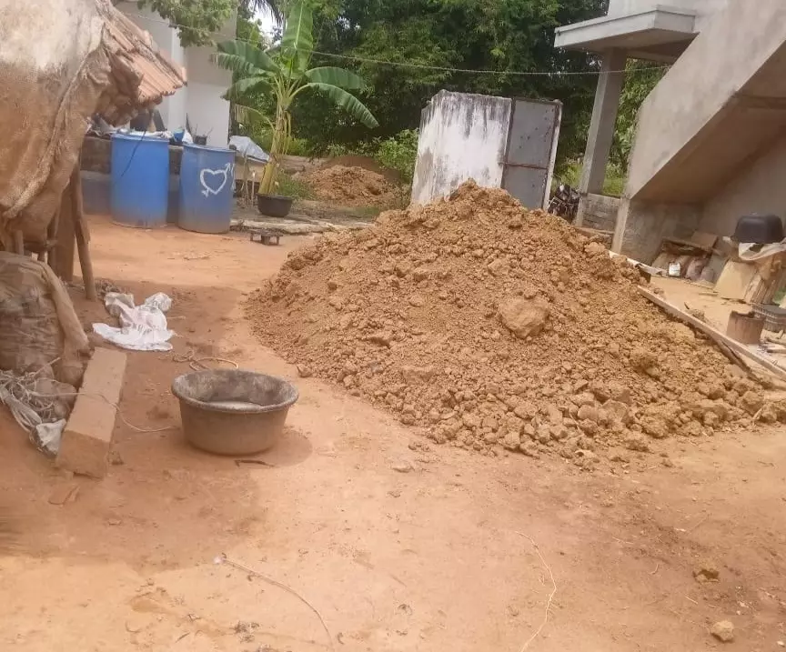 சாலையை சமன்படுத்த கோரிக்கை சாலையை சமன்படுத்த கோரிக்கை