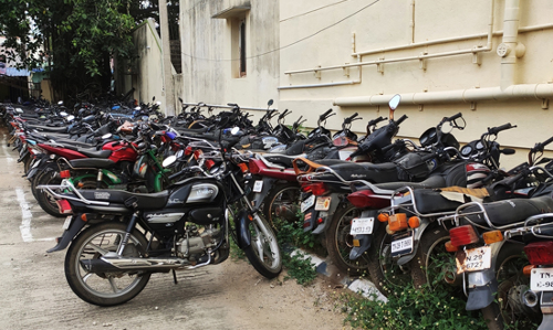 வாகனங்களை ஏலத்தில் விடுவார்களா? வாகனங்களை ஏலத்தில் விடுவார்களா?