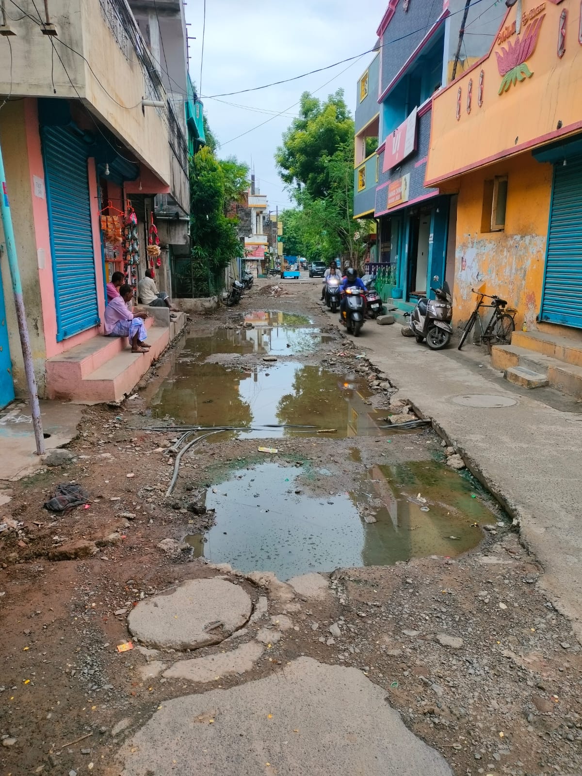 மோசமான சாலை