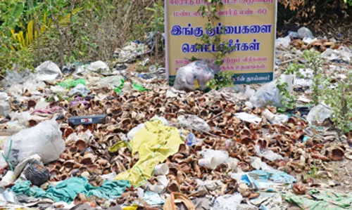 குவிந்து கிடக்கும் குப்பைகள்