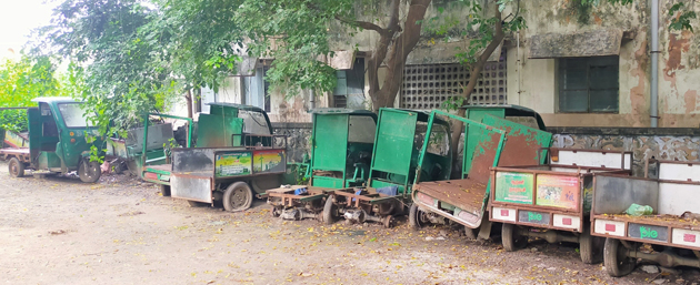 பழுதான பேட்டரி வாகனங்கள்