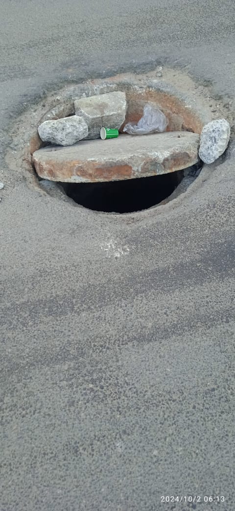 ஆபத்தான கழிவுநீர் கால்வாய் மூடி