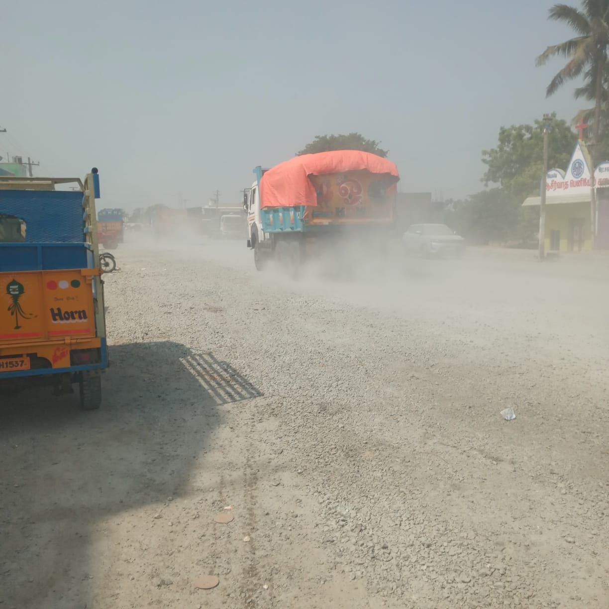 வாகன ஓட்டிகள் அவதி