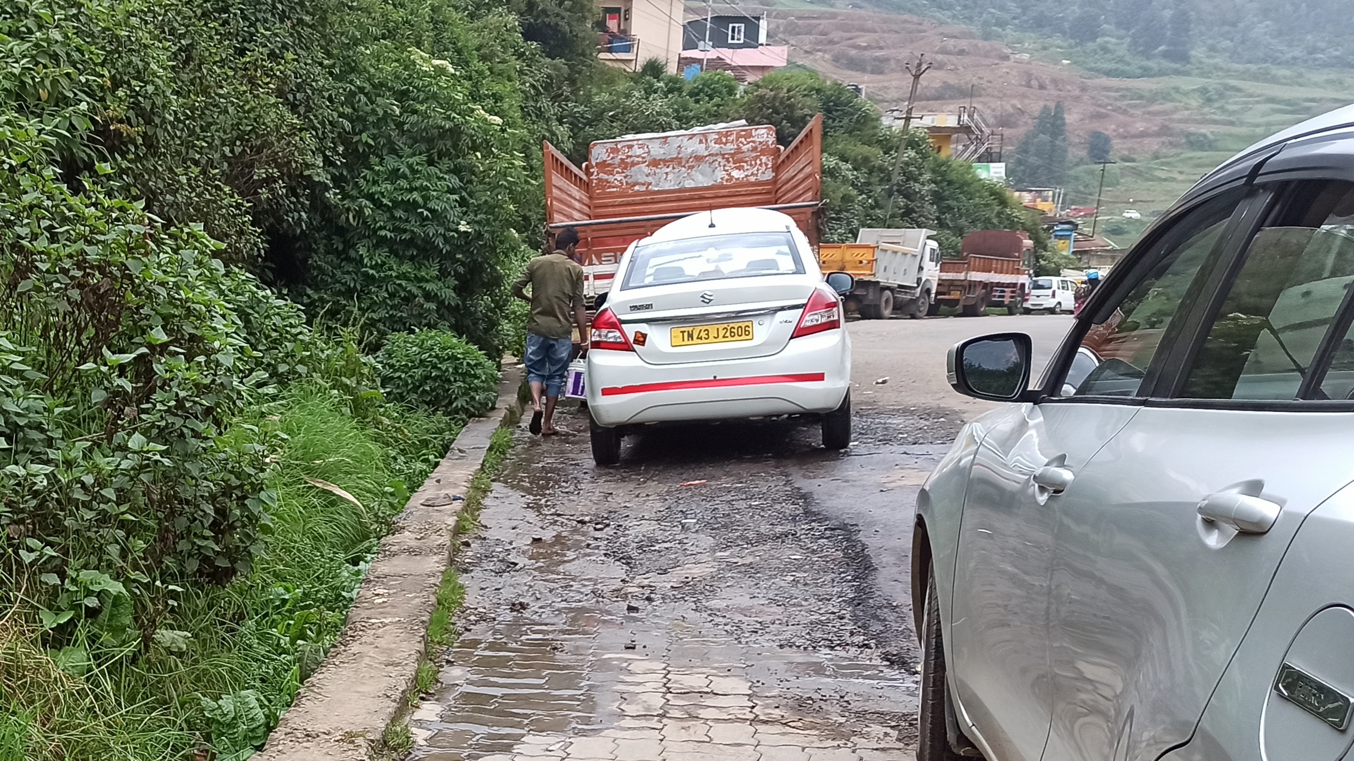 போக்குவரத்துக்கு இடையூறு போக்குவரத்துக்கு இடையூறு