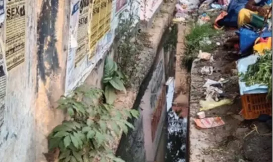 குப்பைத்தொட்டி வைக்க வேண்டும்