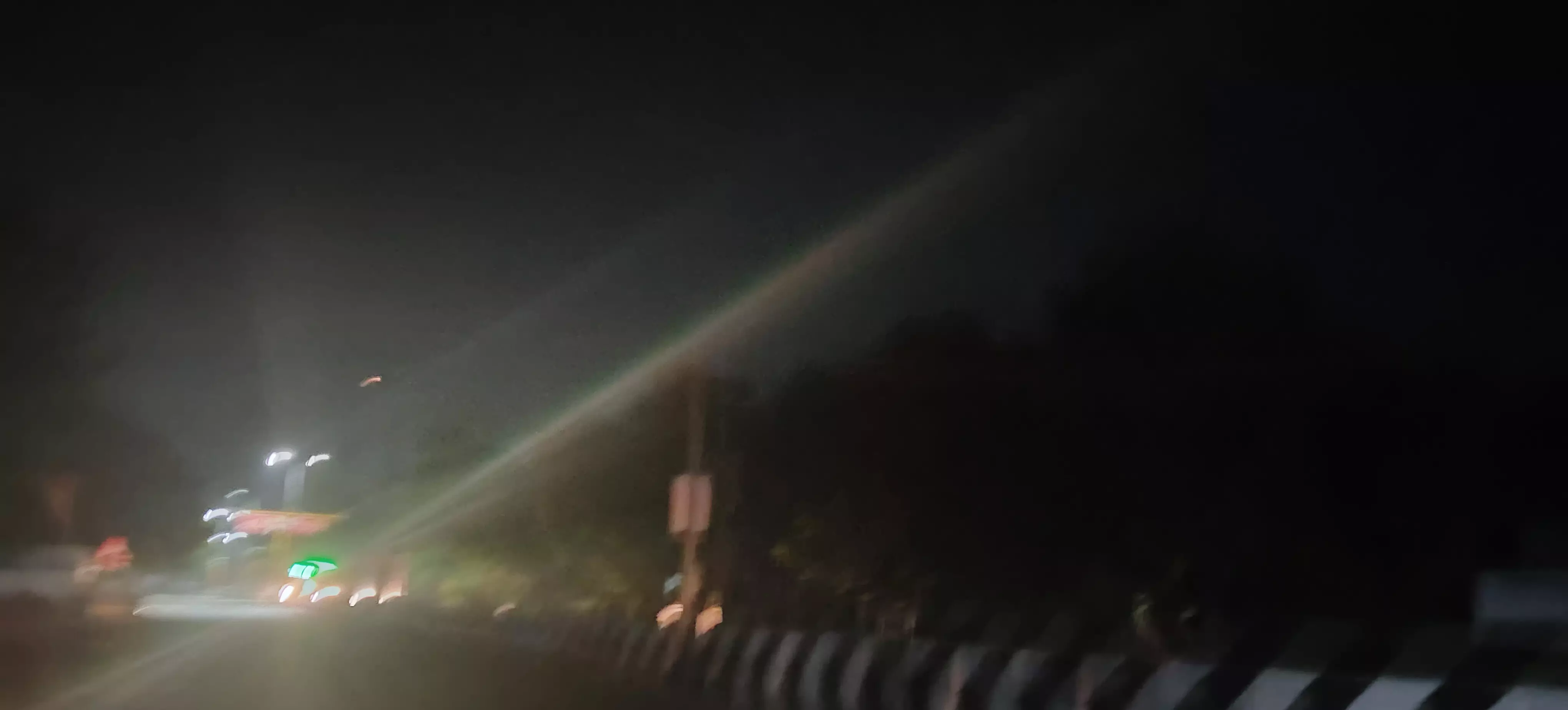 எரியாத மின்விளக்குகள்