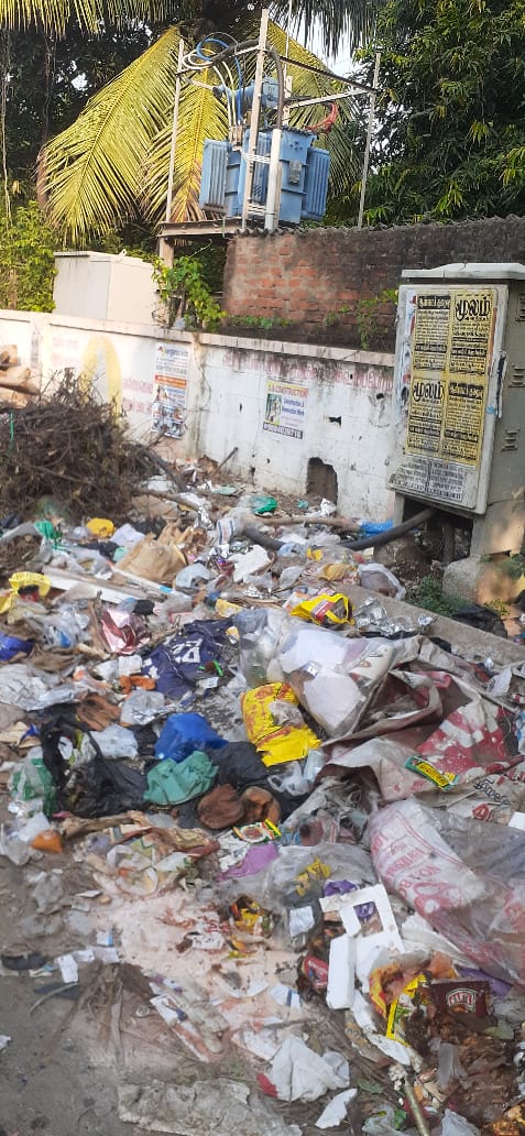 குப்பைகளால் துர்நாற்றம்