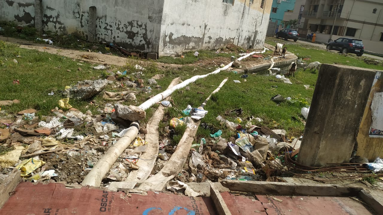 மழைநீர் வடிகால்வாயில் கழிவுநீர்