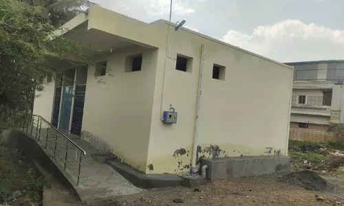 சுகாதார வளாக பணிகளை விரைந்து முடிக்க கோரிக்கை சுகாதார வளாக பணிகளை விரைந்து முடிக்க கோரிக்கை