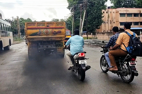 கரும்புகையால் காற்று மாசு கரும்புகையால் காற்று மாசு