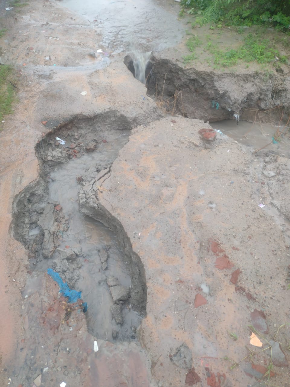 சாலை சீரமைக்கப்படுமா? சாலை சீரமைக்கப்படுமா?