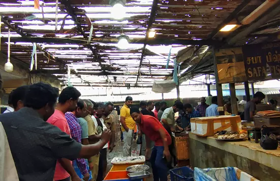 புதிய மீன்மார்க்கெட் மேற்கூரை சேதம் புதிய மீன்மார்க்கெட் மேற்கூரை சேதம்
