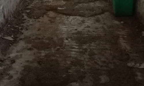 கழிவுநீரால் துர்நாற்றம் கழிவுநீரால் துர்நாற்றம்