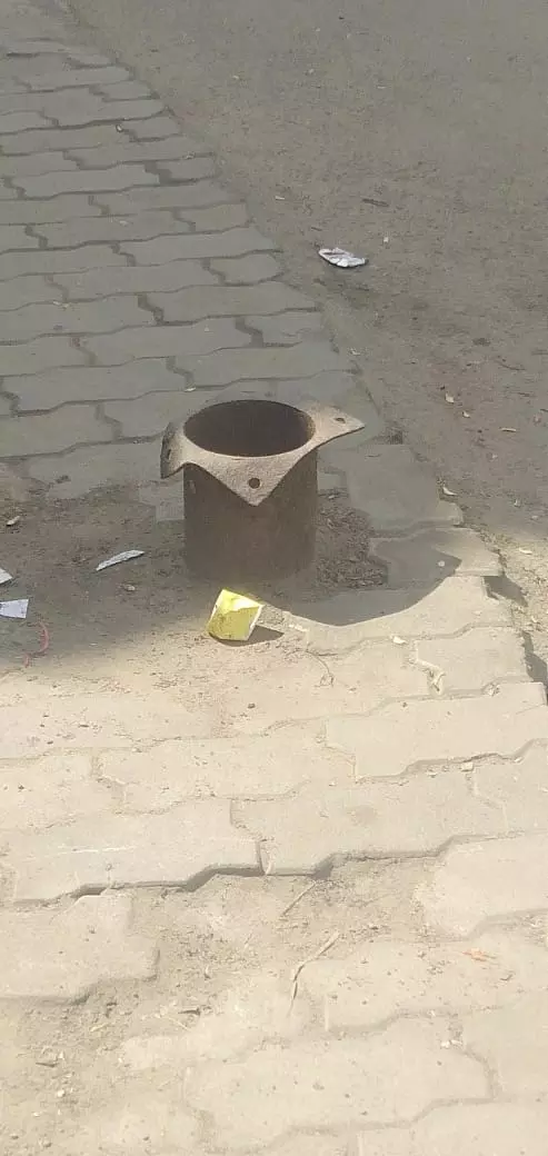 திறந்து கிடக்கும் ஆழ்குழாய் கிணறு