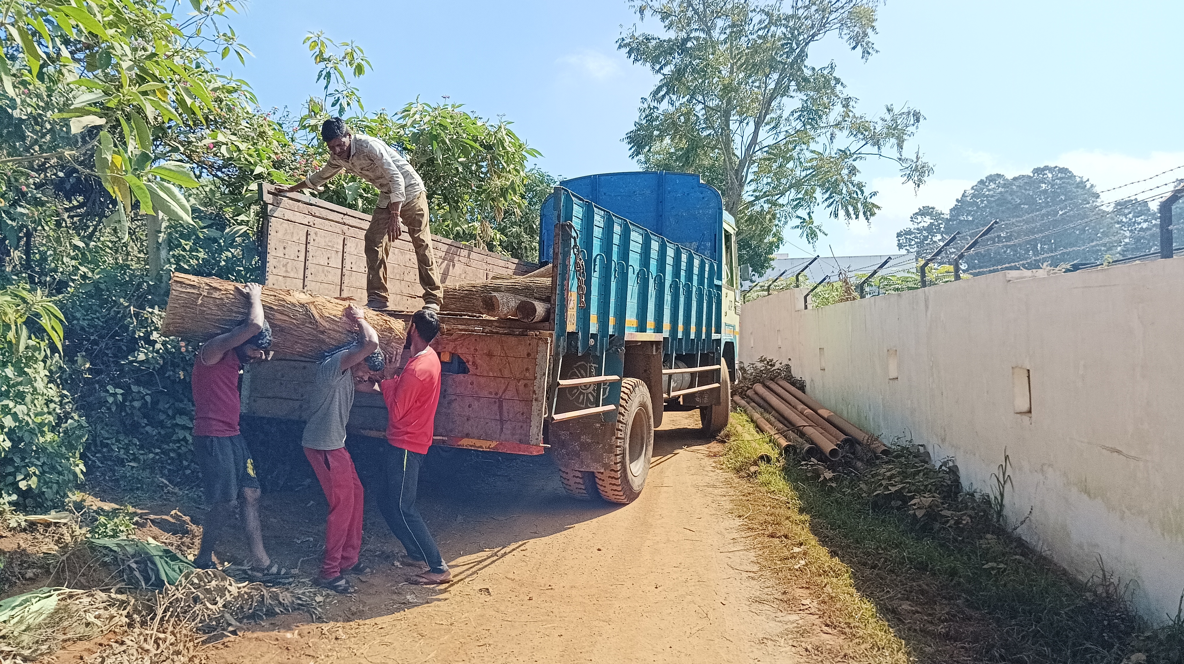 போக்குவரத்துக்கு இடையூறு