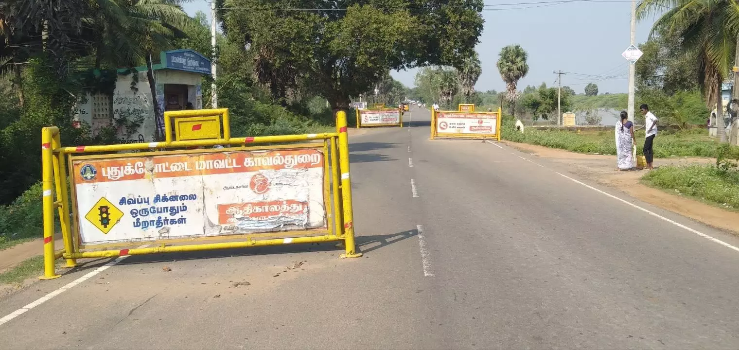 இரும்பு தடுப்பால் விபத்து அபாயம்