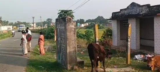 பழுதான பயணிகள் நிழற்கூடம்