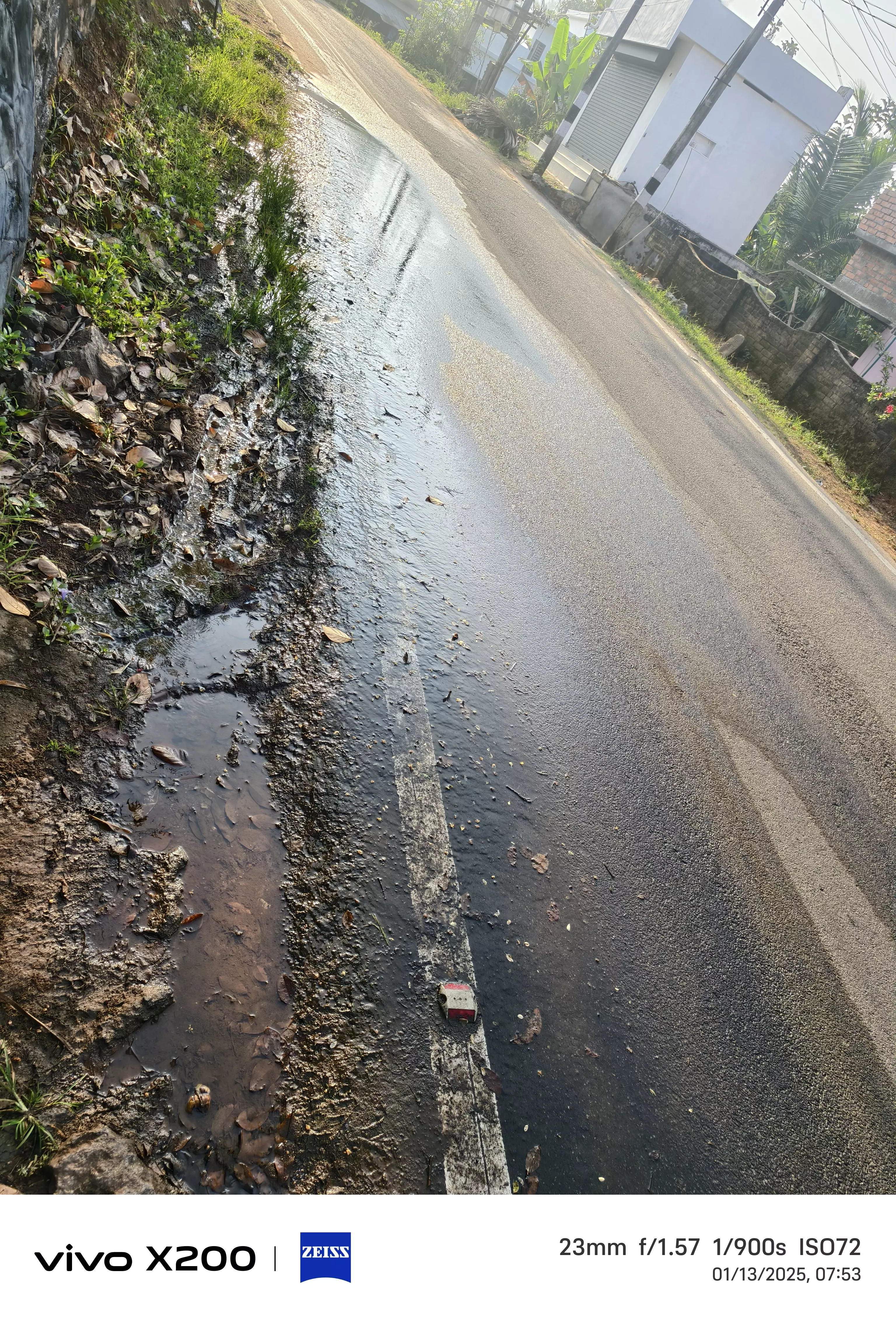 வீணாகும் குடிநீர் வீணாகும் குடிநீர்