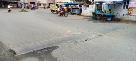 வர்ணம் பூசாத வேகத்தடையால் விபத்து ஏற்படும் அபாயம் வர்ணம் பூசாத வேகத்தடையால் விபத்து ஏற்படும் அபாயம்