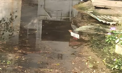 கழிவுநீரை அகற்ற வேண்டும் கழிவுநீரை அகற்ற வேண்டும்