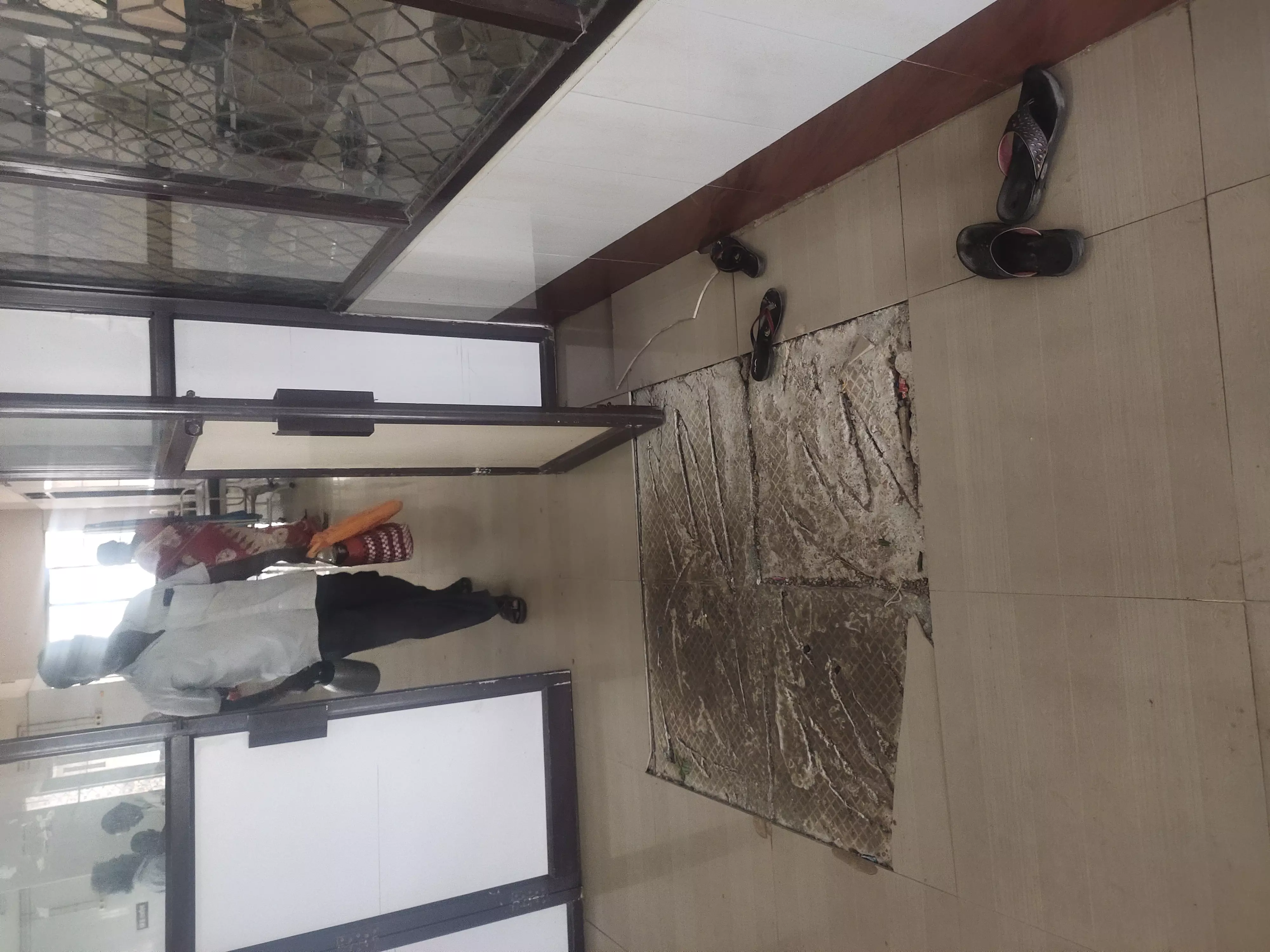 தரை பகுதி சீரமைக்கப்படுமா?