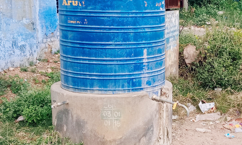 காட்சிப்பொருளான குடிநீர் தொட்டி காட்சிப்பொருளான குடிநீர் தொட்டி