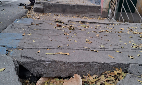 கால்வாய் சிமெண்டு சிலாப் சேதம்