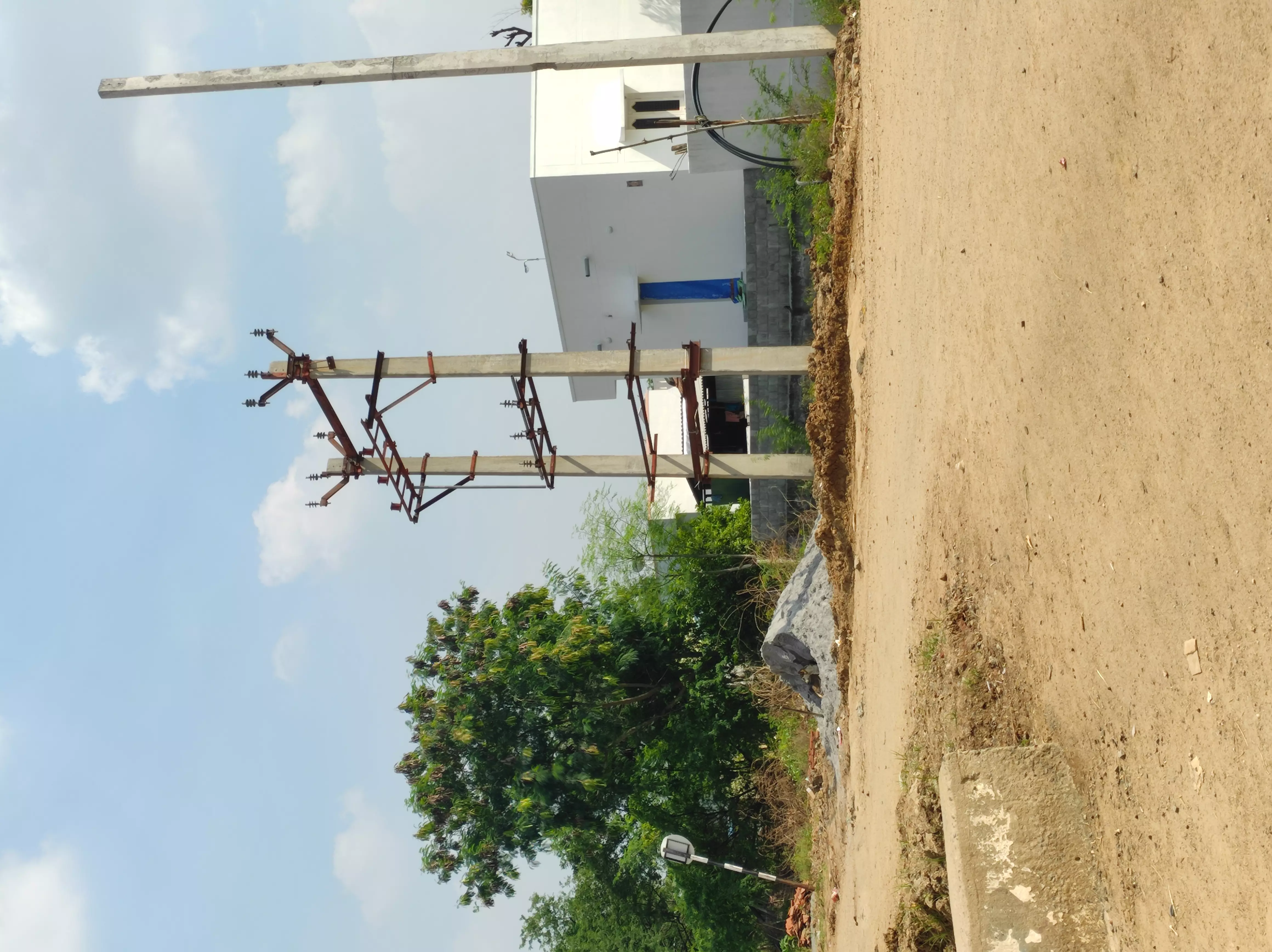 கிடப்பில் போடப்பட்ட பணி கிடப்பில் போடப்பட்ட பணி