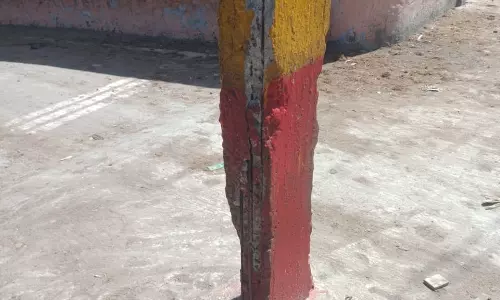 மின்கம்பம் சேதம் மின்கம்பம் சேதம்