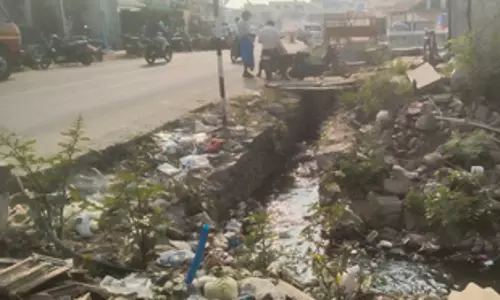 தேங்கி நிற்கும் கழிவுநீர்