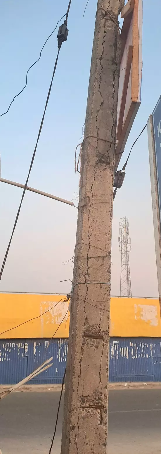 மின்கம்பம் சேதம் மின்கம்பம் சேதம்