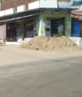 மண் குவியலை அகற்ற வேண்டும் மண் குவியலை அகற்ற வேண்டும்