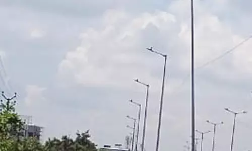 ஆபத்தான மின்விளக்கு ஆபத்தான மின்விளக்கு